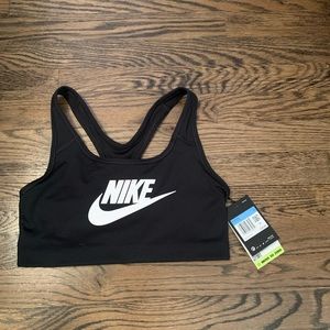Black Nike Sports Bra! 🖤⚫️
